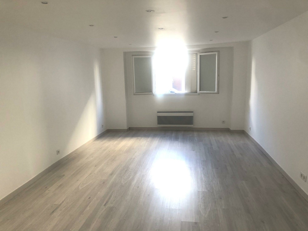 A VENDRE -Appartement en rez-de-chaussée de 44m2- Paris 12°
