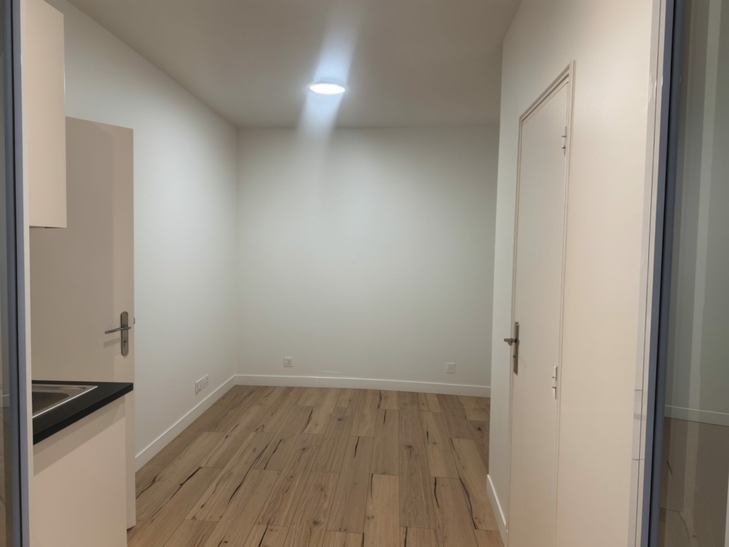 Appartement UNE pièce à vendre Paris 17ème arrondissement.