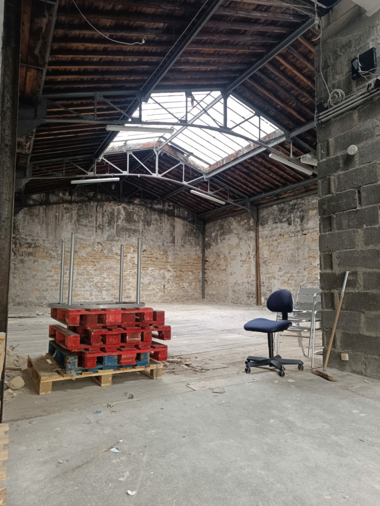 À vendre Paris 10°- Local commercial à usage d'entrepôt