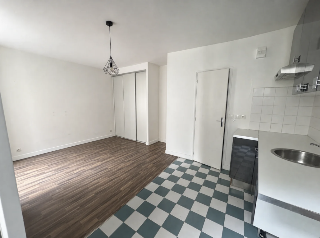 Studio à vendre rue de Belleville.