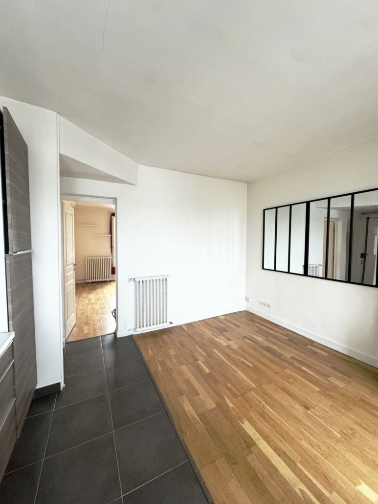 Appartement à vendre -3 pièces, dernier étage Paris 20°, rue de Belleville