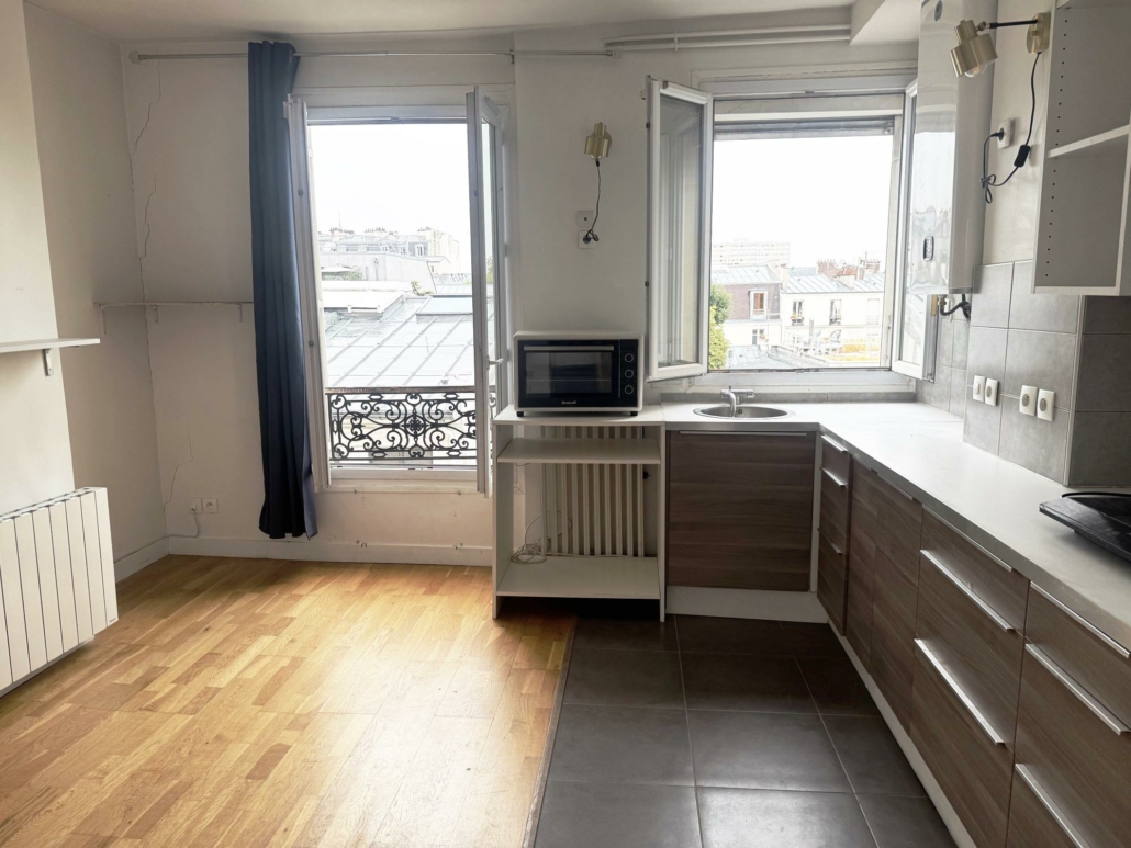 Appartement à vendre -3 pièces, dernier étage Paris 20°, rue de Belleville